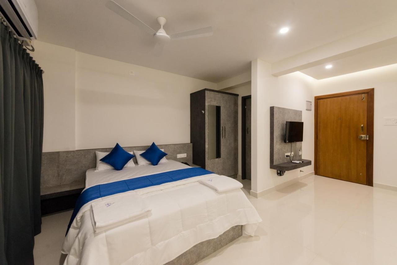 Manipal Atalia Service Apartments Екстер'єр фото