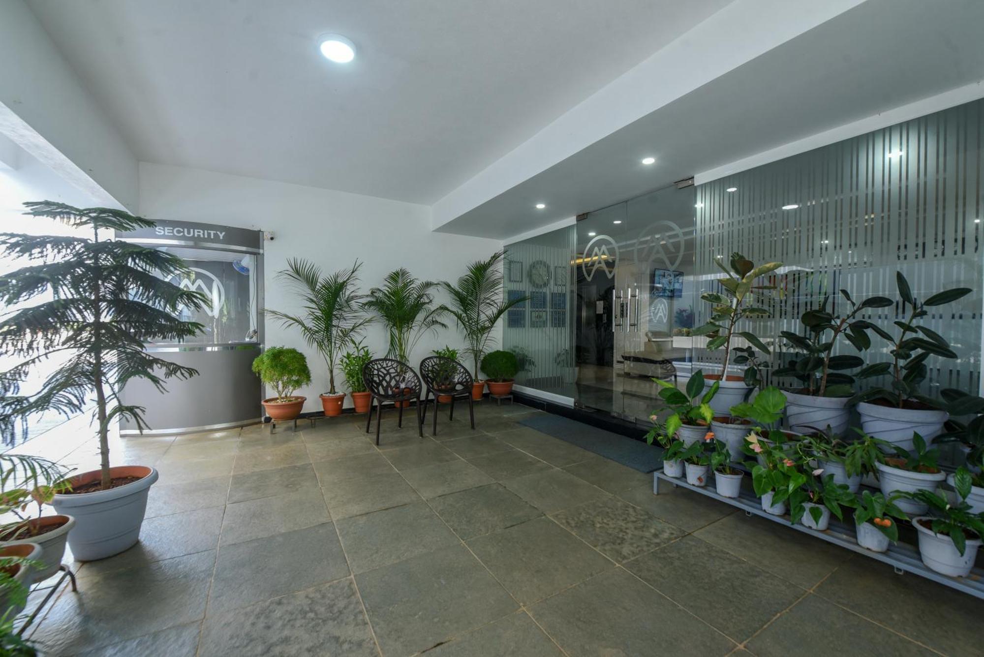 Manipal Atalia Service Apartments Екстер'єр фото
