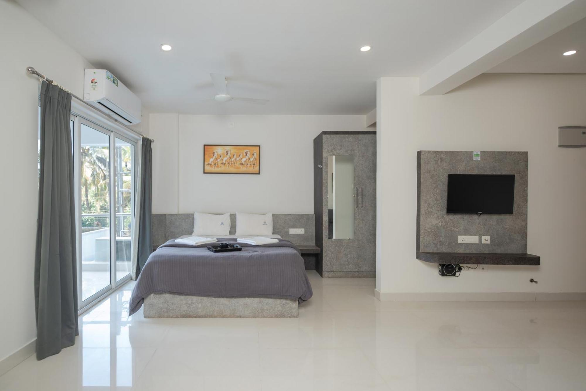 Manipal Atalia Service Apartments Екстер'єр фото