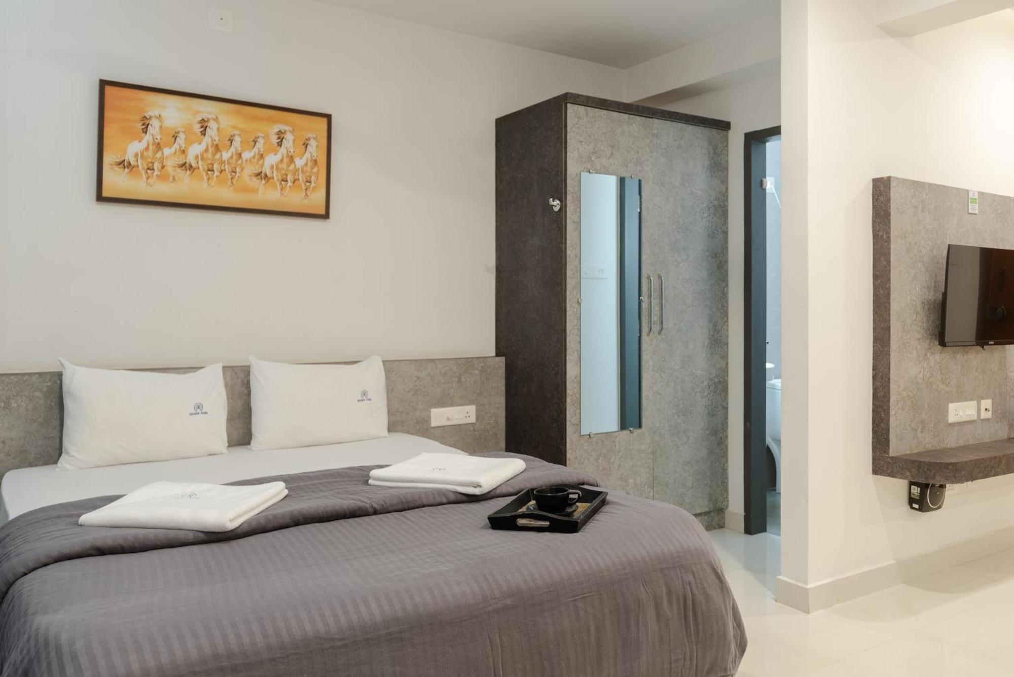 Manipal Atalia Service Apartments Екстер'єр фото