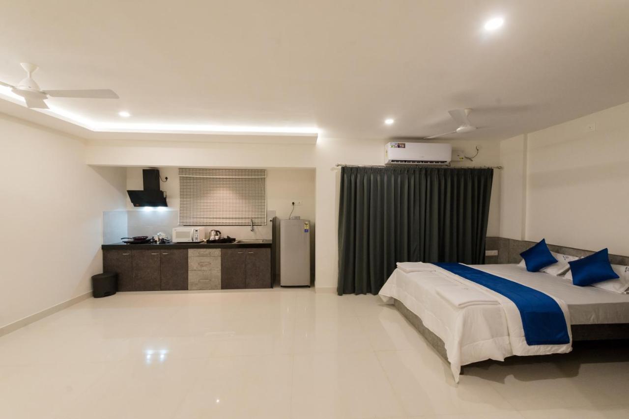 Manipal Atalia Service Apartments Екстер'єр фото